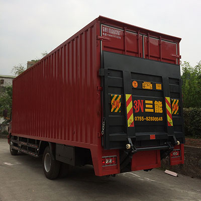 自升降尾板4米2貨車，提升運輸效率與安全性的利器